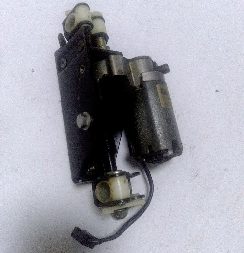 Motor Tựa Đầu Sau (404231)